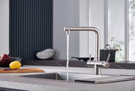 картинка Смеситель для кухни с выдвижной лейкой и подключением к фильтру, EMAR ЕС-7017, цвет сатин от магазина SEFI